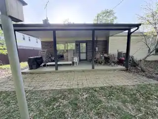 John Hutten review screenshot